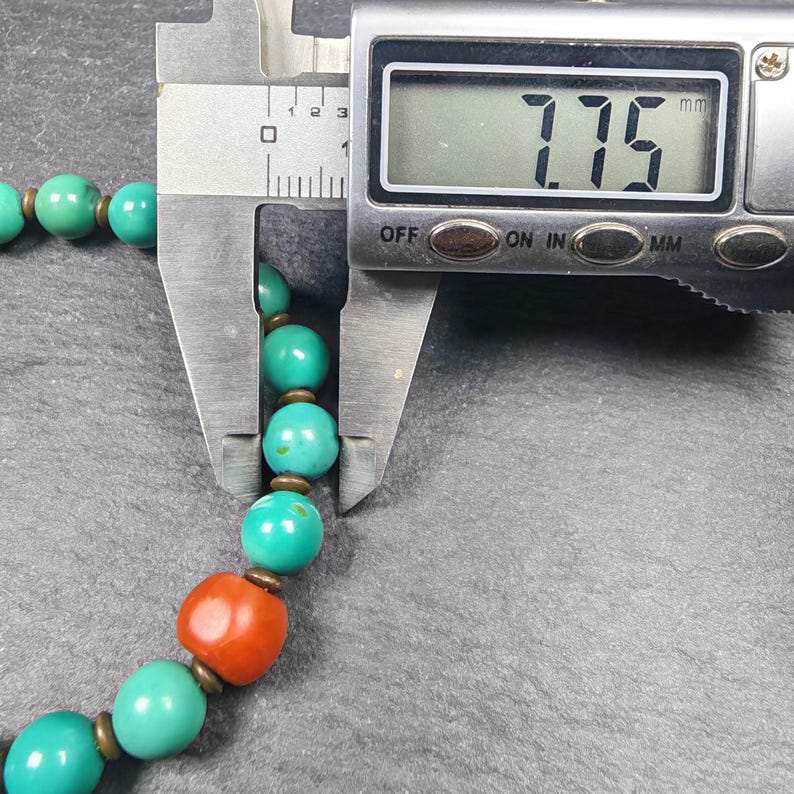 Turquoise Bracelet - Vintage Gemstone Beaded TIBETAN Wrist Mala - 8mm Beads - 21cm Perimeter - 16 Gram