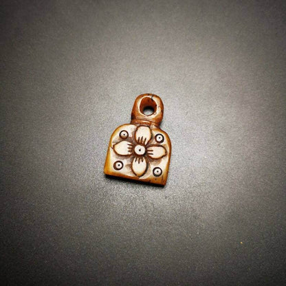 Yak Bone Carved Flower Prayer Bead Pendant - Gandhanra-ART