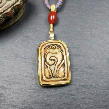 Kapala Amulet,Conch Shell Shankha Pendant - Gandhanra-ART