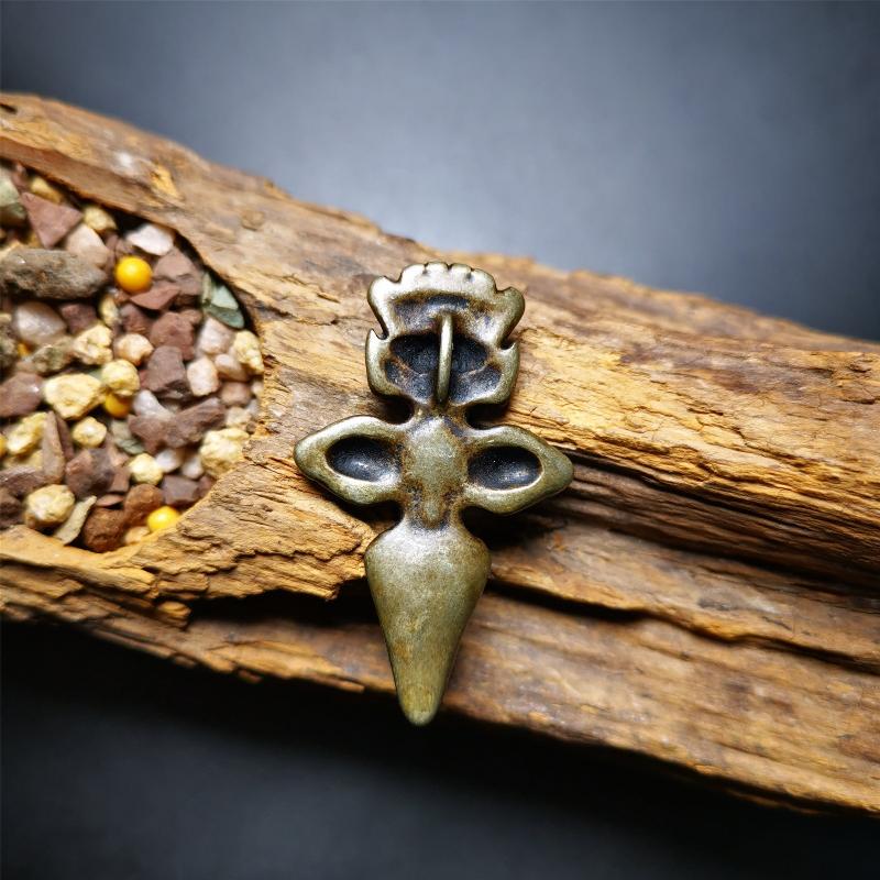 Garuda Amulet - 1.77" Gandhanra-ART