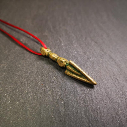 This type of old Dorje Phurba was collected in Labrang Monastery,blessed by lama, about 40 years old. The upper part is a vajra, and the lower part is a phurba,made of brass,total 1.96 inches length.