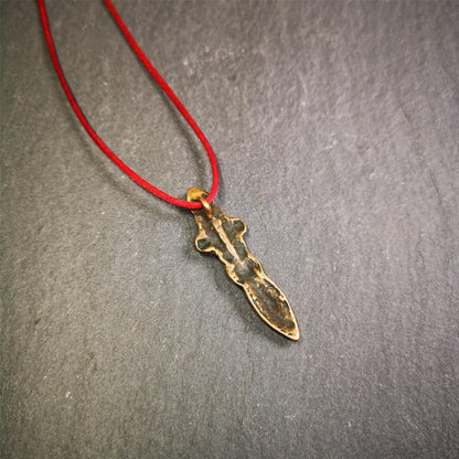 This type of old Dorje Phurba was collected in Labrang Monastery,blessed by lama, about 40 years old. The upper part is a vajra, and the lower part is a phurba，brown color,1.7 inches length