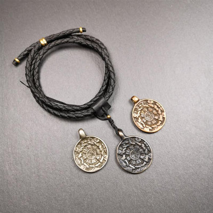 This type of sipaho badge was made by Tibetan craftsmen and come from Hepo Town, Baiyu County, the birthplace of the famous Tibetan handicrafts. It is made of 3 materials,small size, diameter 1.0 inch. You can make it into a necklace, or a keychain