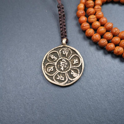 Chenrezig Om Melong 1.38" Gandhanra-ART