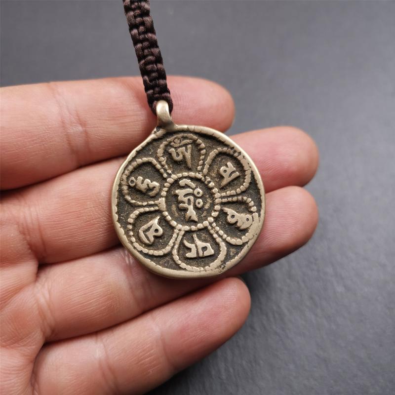 Chenrezig Om Melong 1.38" Gandhanra-ART