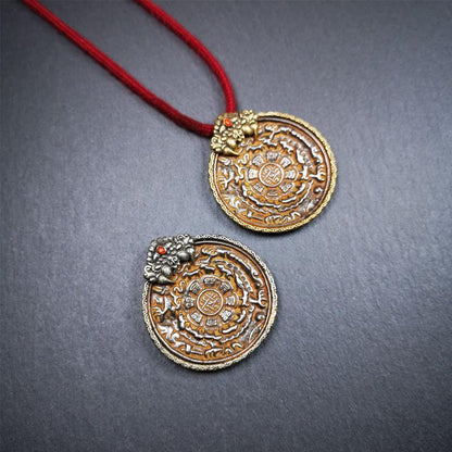 This unique melong sipaho badge was collect from Kathok Monastery Tibet. It is round shape,1.77 inch diameter,adopts a split casting method, and its hanging ring and shell is made in the image of Kirtimukha,wrapped in cold iron melong.
