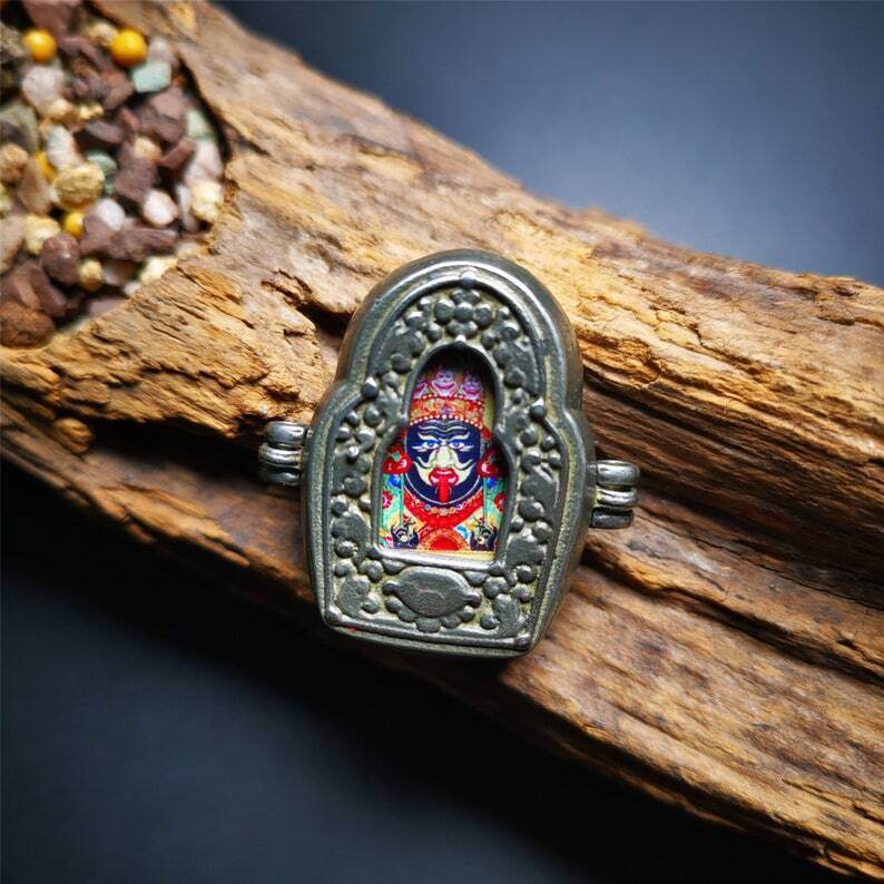 Gau Ghau Shrine,Shri Devi,Drashi Lhamo,Zashi Lhamo,Buddhist Altar Amulet Pendant - Gandhanra-ART