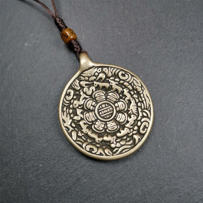 This unique tibetan melong badge was collected from Baiyu Monastery for 30 years. It's a Astrology Protective Amulet Pendant,made of cold iron. The pattern is Tibetan Budhist Protective Amulet Pendant - SIPAHO(srid pa ho).