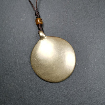 This unique tibetan melong badge was collected from Baiyu Monastery for 30 years. It's a Astrology Protective Amulet Pendant,made of cold iron. The pattern is Tibetan Budhist Protective Amulet Pendant - SIPAHO(srid pa ho).