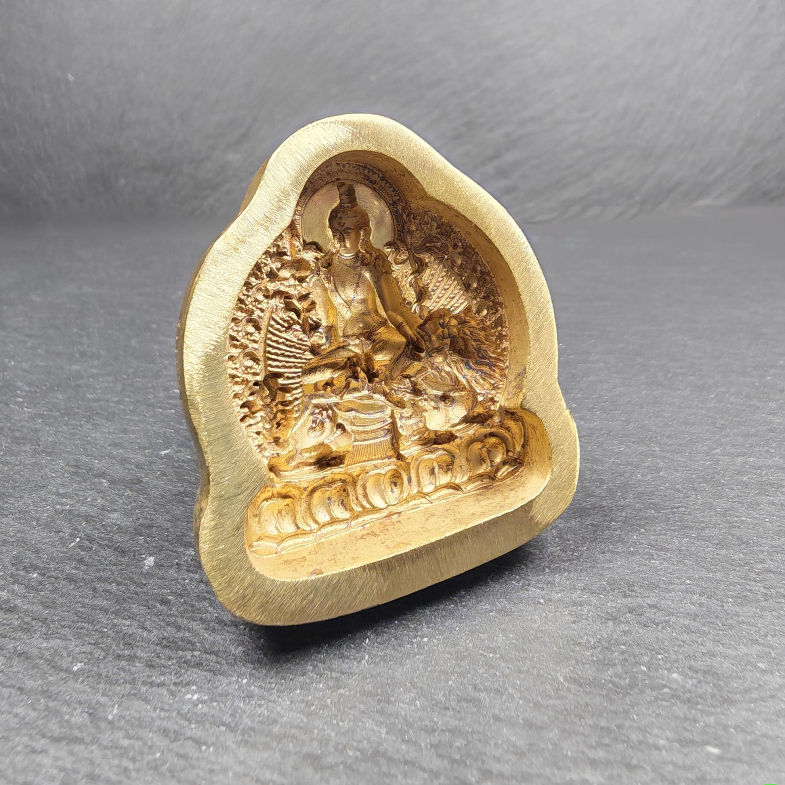 Simhanada Avakokitesvara Tsa Tsa Mold, Seng Ge Dra | 4.5cm Gandhanra-ART