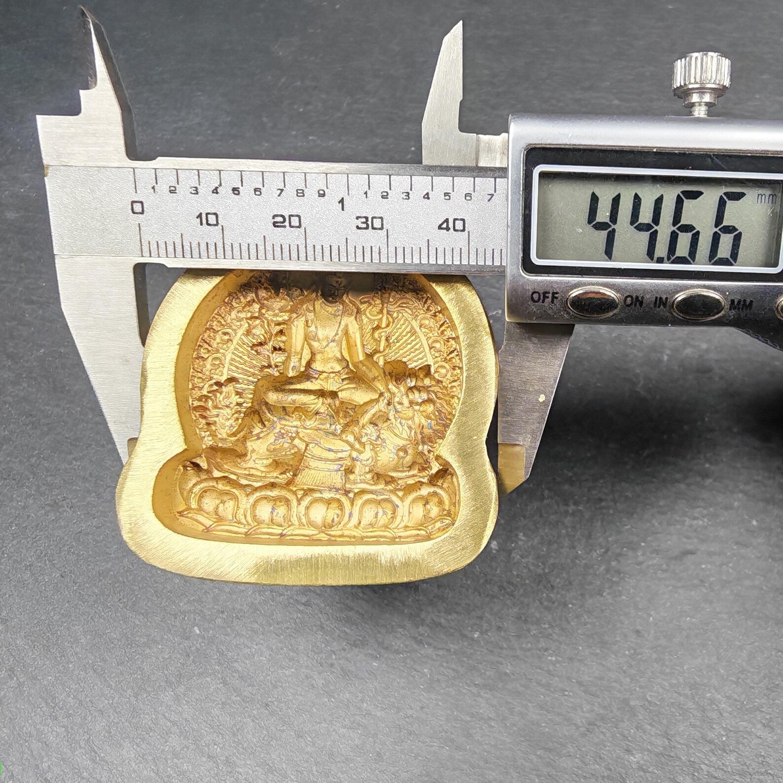 Simhanada Avakokitesvara Tsa Tsa Mold, Seng Ge Dra | 4.5cm Gandhanra-ART