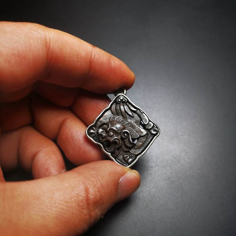 Amulet,Snow Lion-the Four Dignities - Gandhanra-ART
