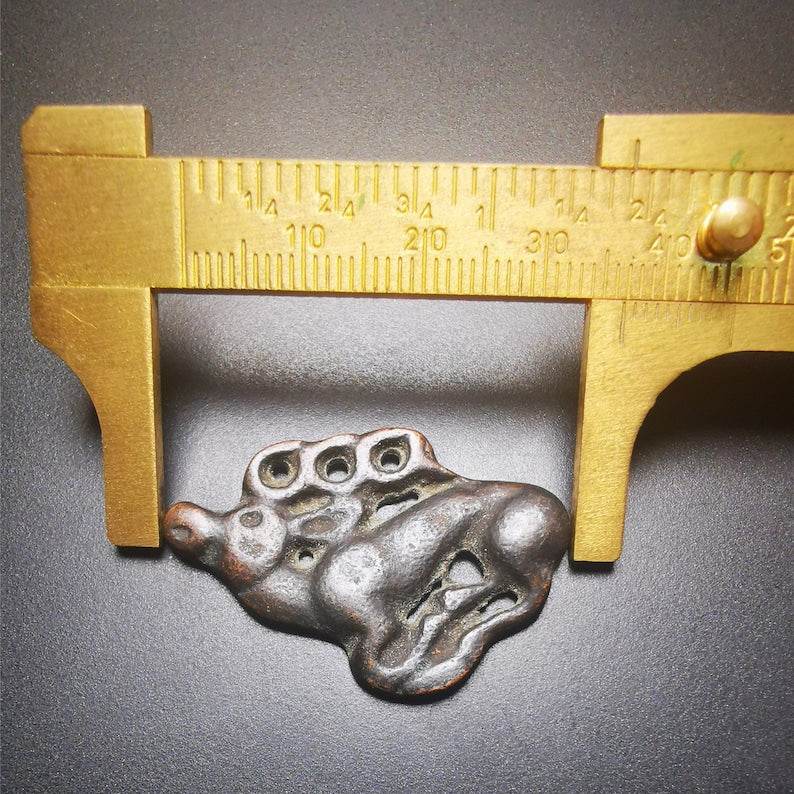 Antique Deer Amulet Badge,Tibetan Buddhist Pendant,Made of Thokcha,60 Years Old - Gandhanra-ART