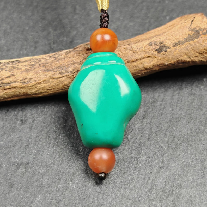 Shankha Amulet,Hand Carved Turquoise Conch Shell Pendant,25×20mm Gandhanra-ART