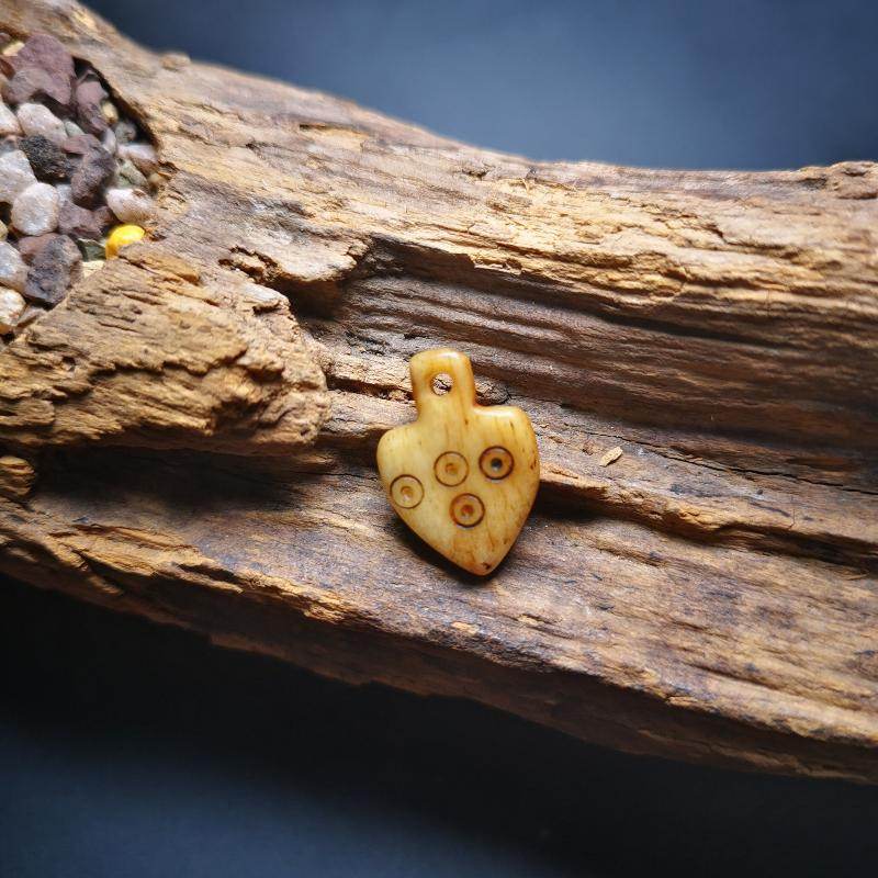 Bone Carved Nubro Pendant - Gandhanra-ART