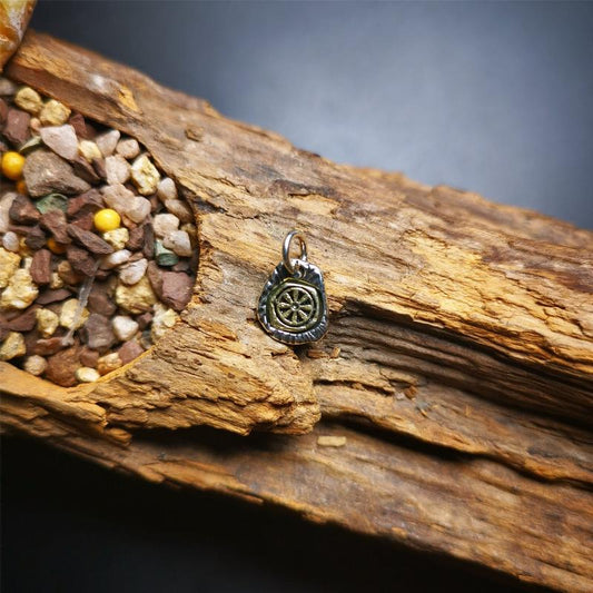 Amulet,Wheel Pendant for Prayer Bead 0.43"×0.35" Gandhanra-ART
