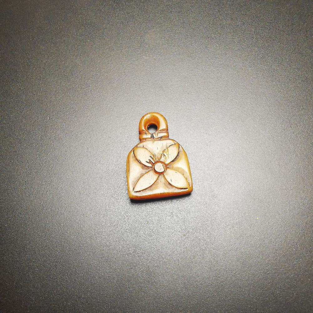 Amulet,Conch Pendant, Bead Counter Clip Pendant 1.0"×.0.7" Gandhanra-ART